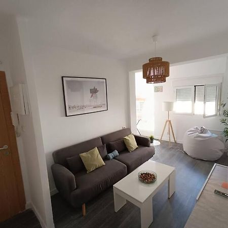 Estupendo Piso Renovado A 30 Metros De La Playa Apartment Алмерия Екстериор снимка