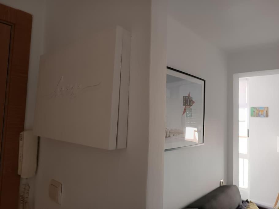 Estupendo Piso Renovado A 30 Metros De La Playa Apartment Алмерия Екстериор снимка