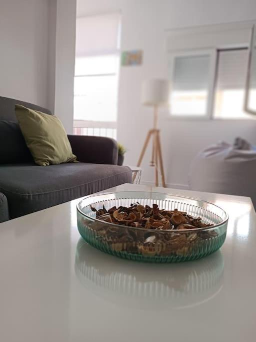 Estupendo Piso Renovado A 30 Metros De La Playa Apartment Алмерия Екстериор снимка