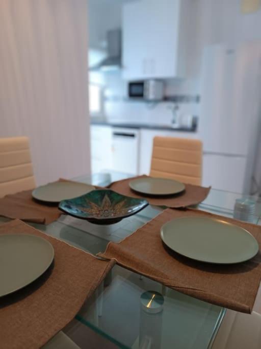 Estupendo Piso Renovado A 30 Metros De La Playa Apartment Алмерия Екстериор снимка